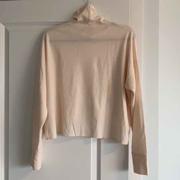AE Cropped Long Sleeve Mock Neck T-Shirt - Picture 6 of 6